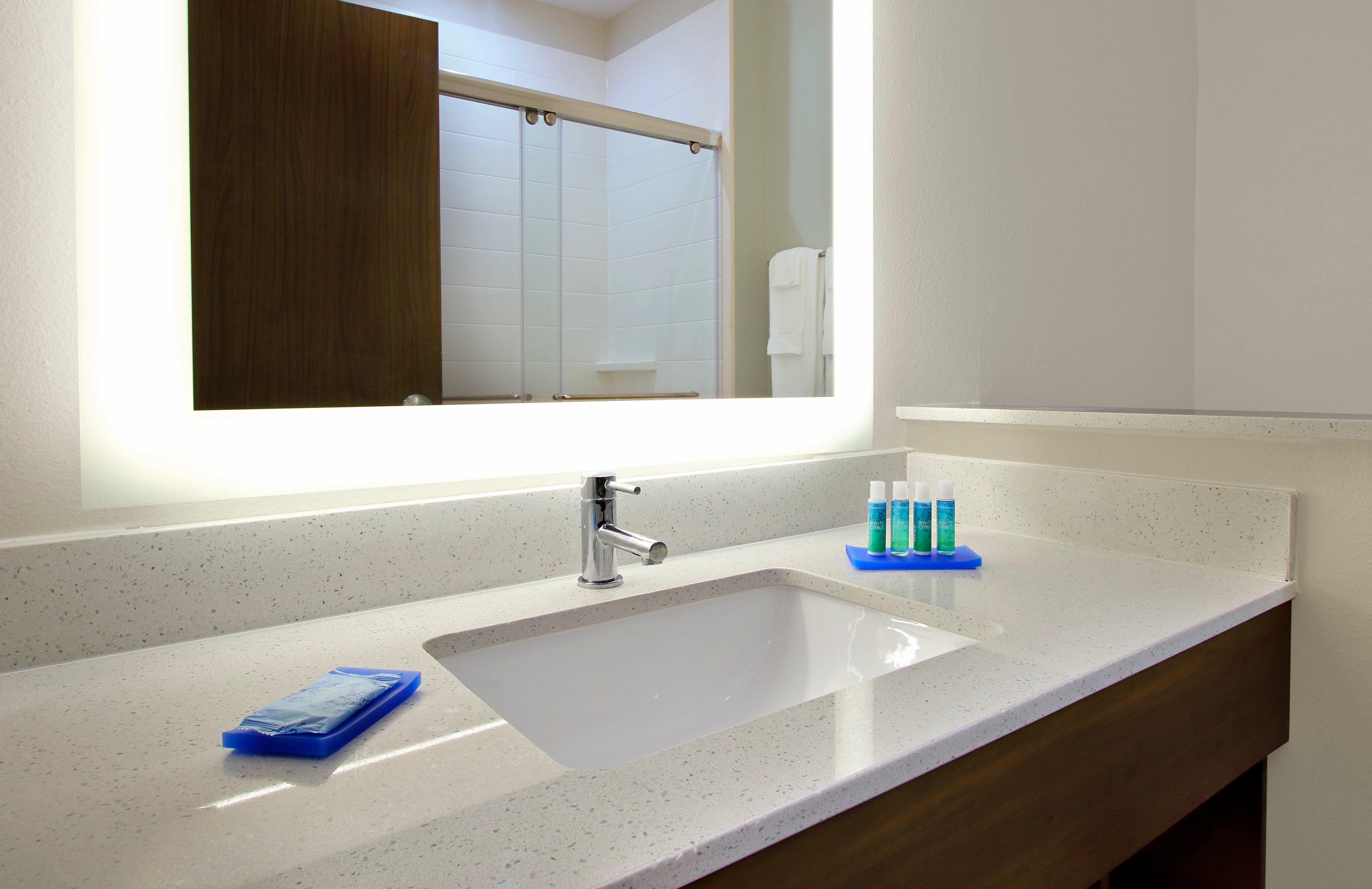 Holiday Inn Express & Suites - Brookshire - Katy Freeway By Ihg Ngoại thất bức ảnh